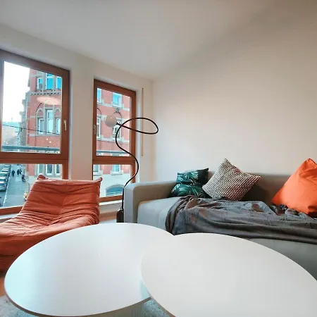 דירה Your With Iconic Tv Tower Views